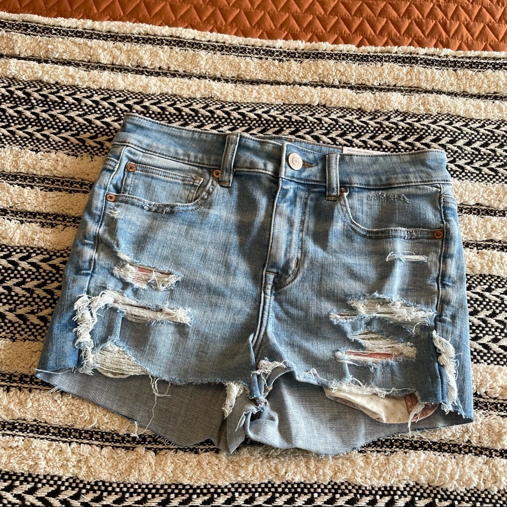 American eagle hirise shortie distressed shorts sz.8 raw hem